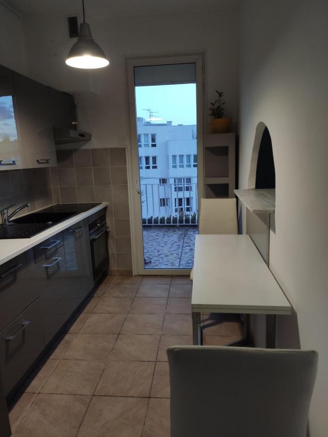 Studio Terrasse Vue à 1min De La Et Tram *
